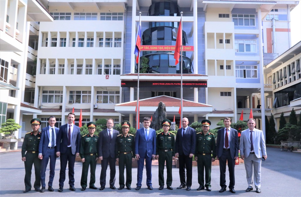 Visit of the Minister of Science and Higher Education of Russia to the Vietnam-Russia Tropical Center